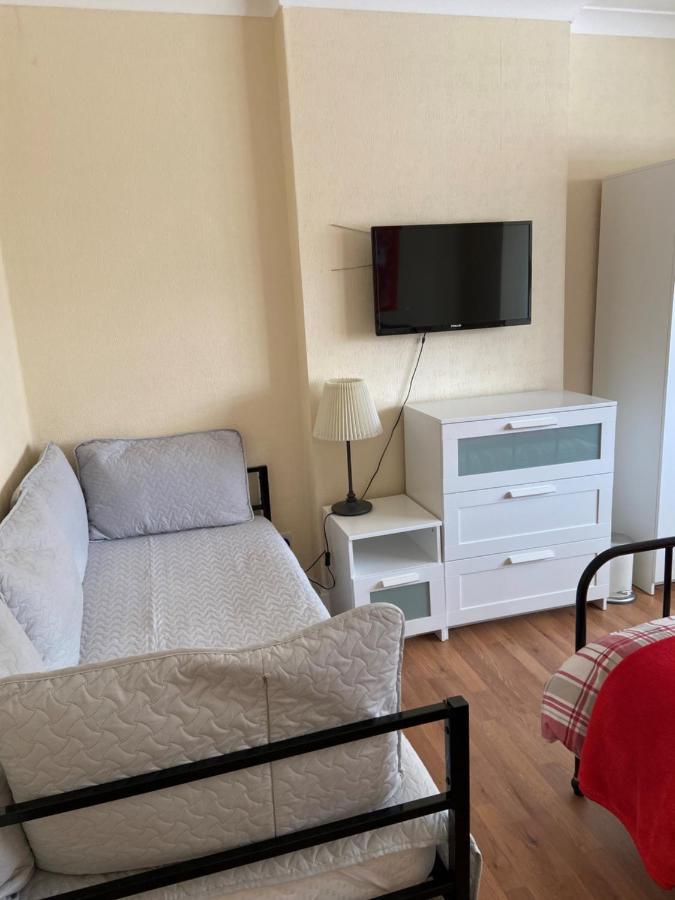 Streatham Common Bed & Breakfast London Bagian luar foto